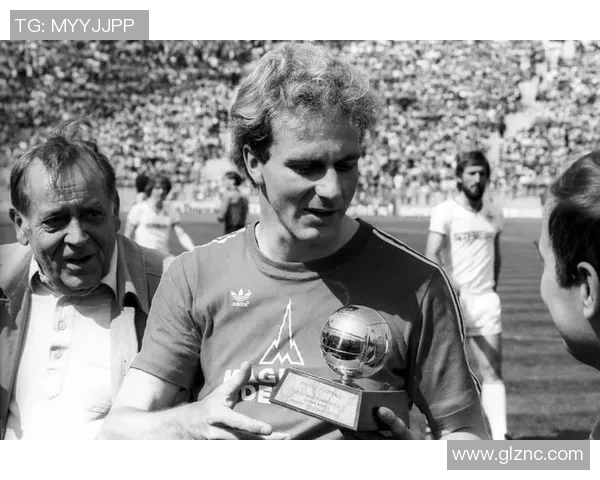 外表平凡却技艺超群的足球明星们的传奇故事与成就