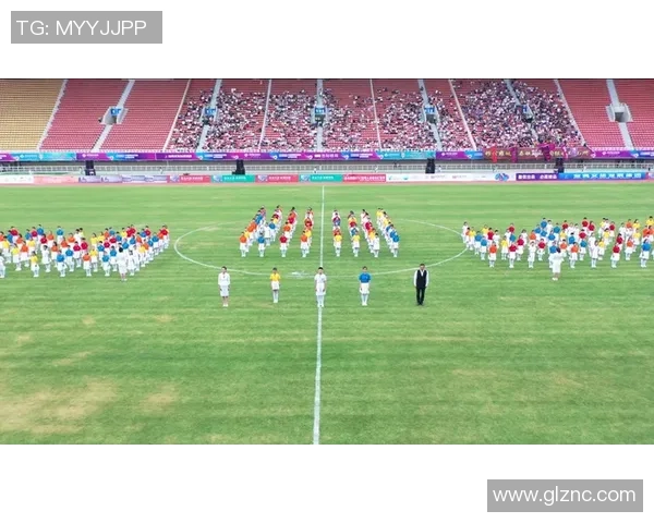 足球明星高清绘画素材分享展现球场魅力与艺术结合的完美作品