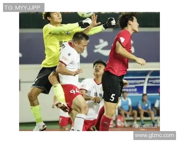 足球明星全场罚红牌引发争议球迷热议比赛公平性与裁判判罚标准